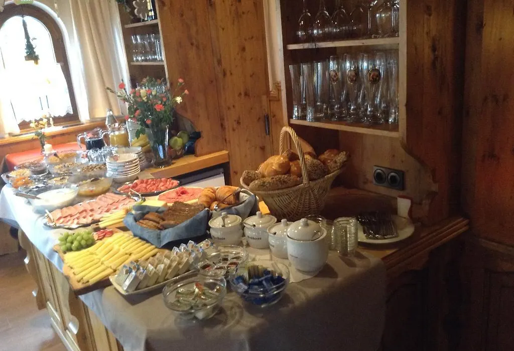 Hotel Garni Almhof-1
